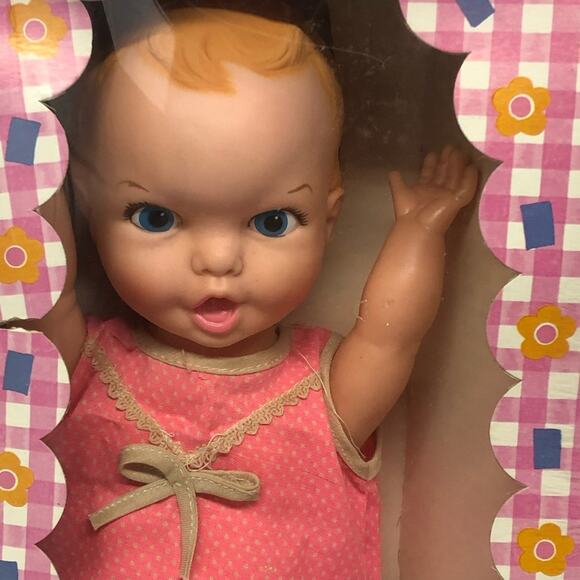 Vintage 1972 Milton Bradley Gerber Baby Doll and Feeding Set Pink Outfit in Box - Picture 4 of 6